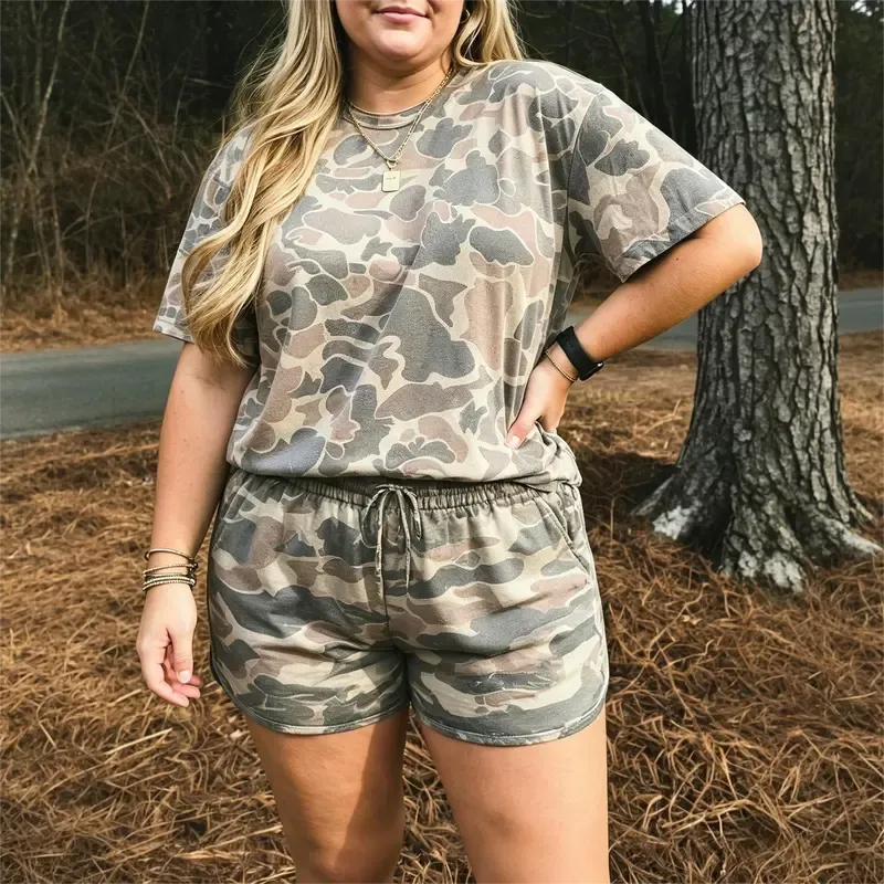 Loose-fitting T-shirt and camouflage print shorts set