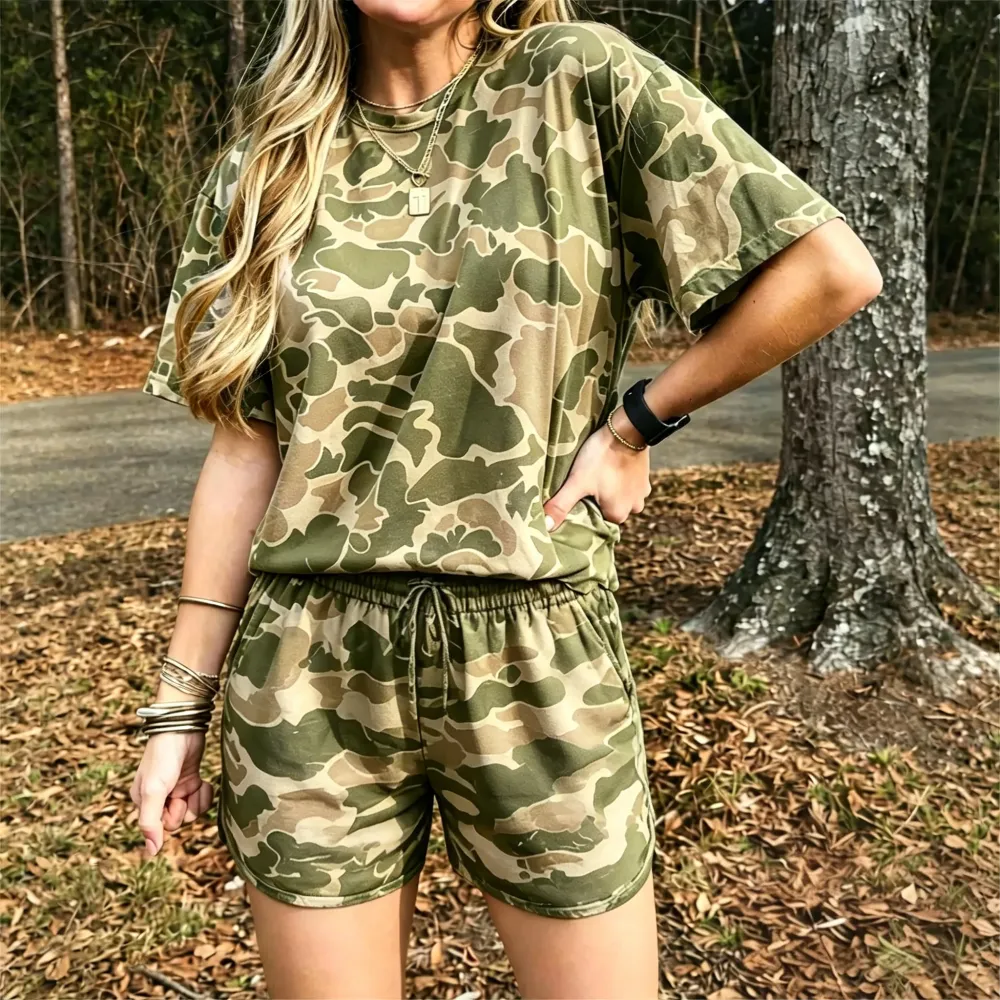 Loose-fitting T-shirt and camouflage print shorts set