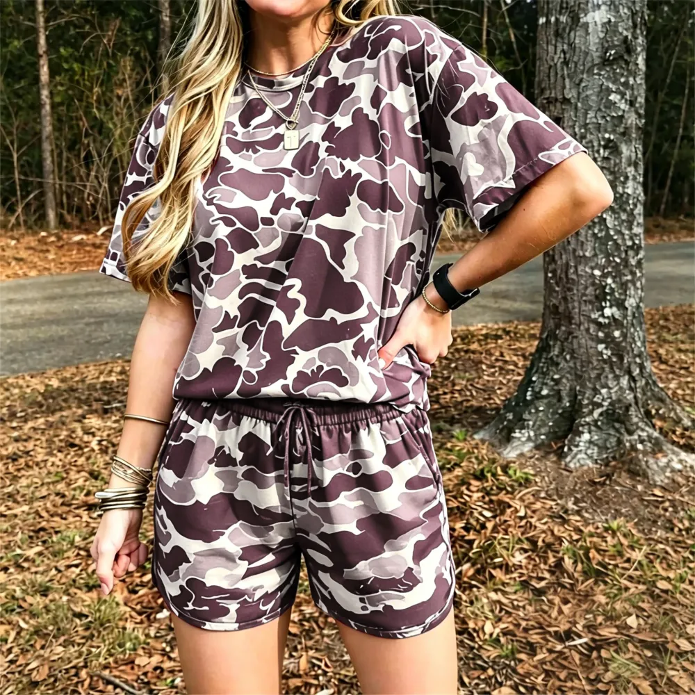 Loose-fitting T-shirt and camouflage print shorts set