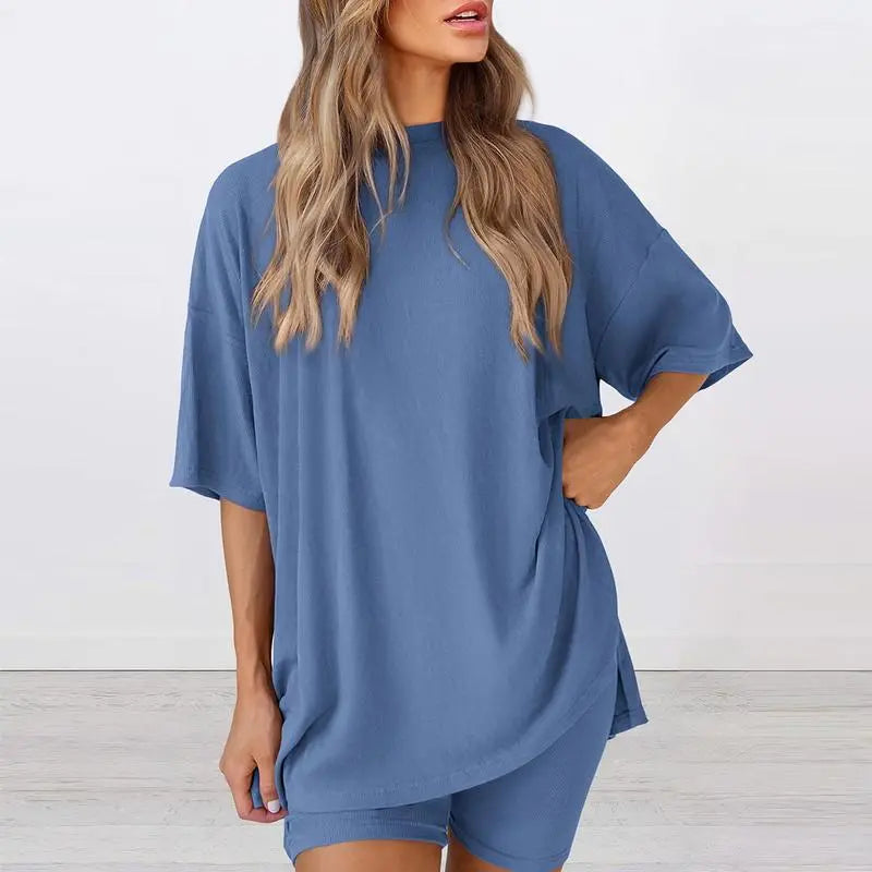 Women's Casual Oversized Crewneck Split Hem Shirts & Side Pocket Shorts Set