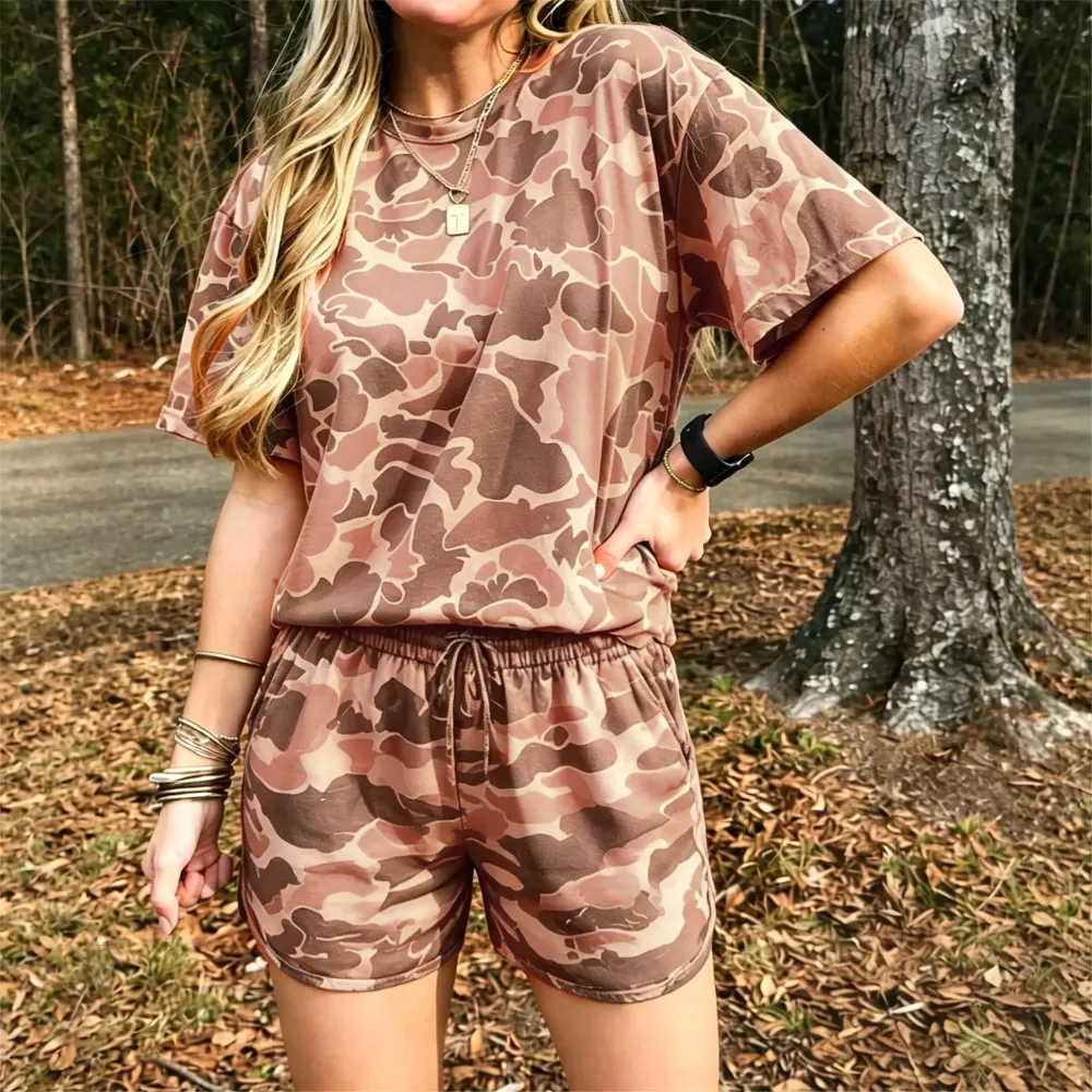 Loose-fitting T-shirt and camouflage print shorts set