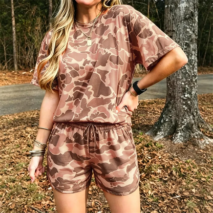 Loose-fitting T-shirt and camouflage print shorts set